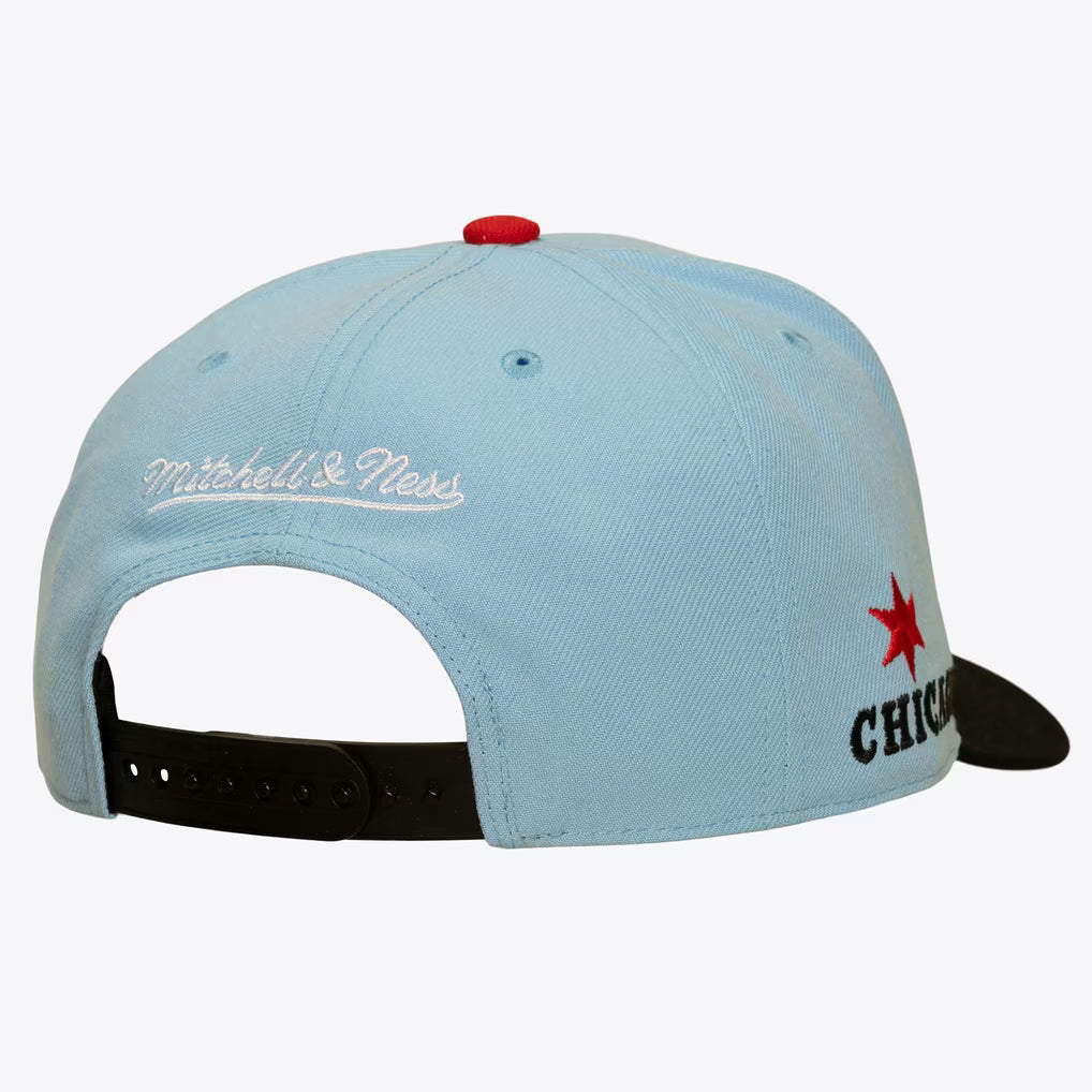 Chicago Bulls Light Blue/Black In the City Pro Pinch Snapback Hat