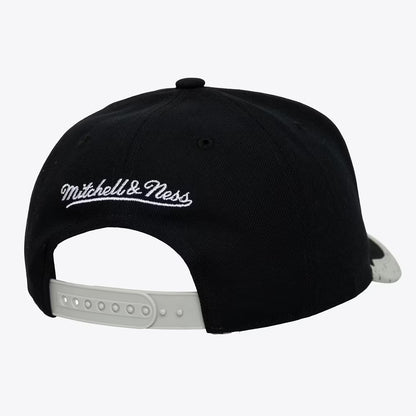 Chicago Bulls White/Black Day One Pro Pinch Snapback Hat