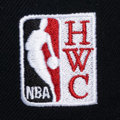 Chicago Bulls White/Black Hardwood Classics Legendary Away Pro Pinch Snapback Hat