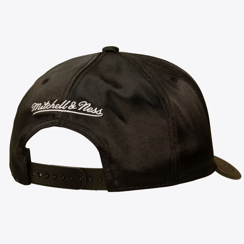 Chicago Blackhawks Black Zig Zag Satin Pro Pinch Snapback Hat