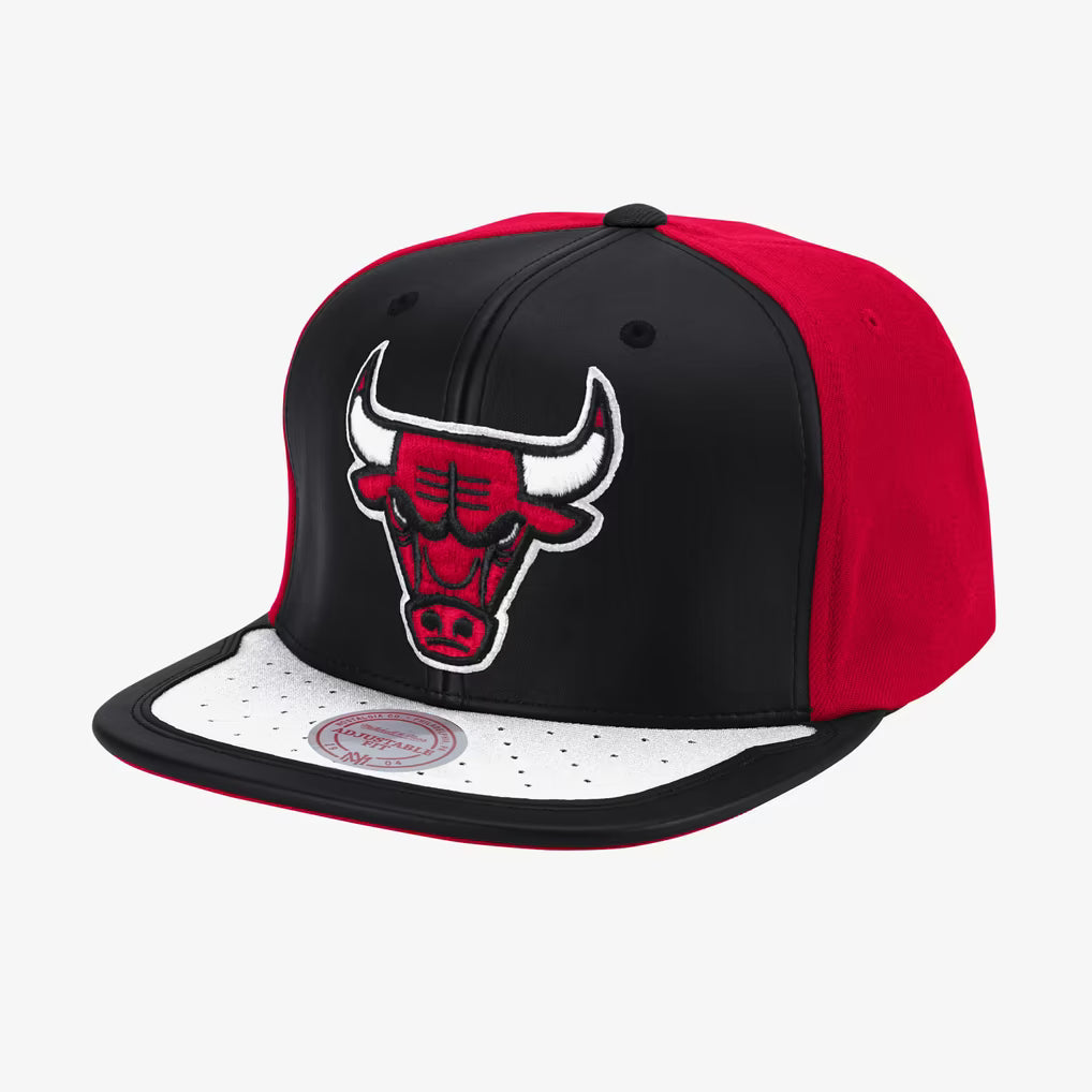 Black/White/Red Chicago Bulls Day One Snapback Hat