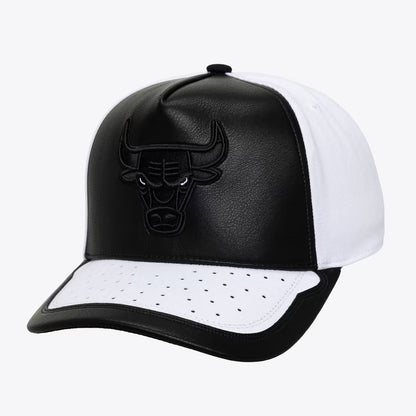 Chicago Bulls Black/White Day One Pro Pinch Snapback Hat